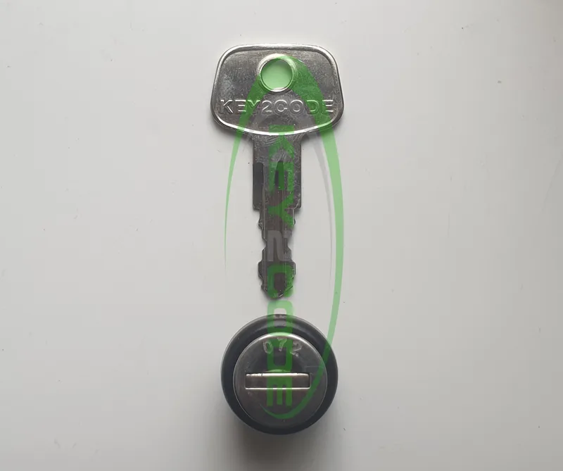 GIVI top box key - 001 200 keys used on Z140R locks only
