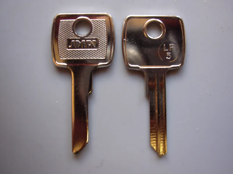 70001 - 71200 keys cut to code, office furniture, filing cabinet, locker, desk ​& Tambour