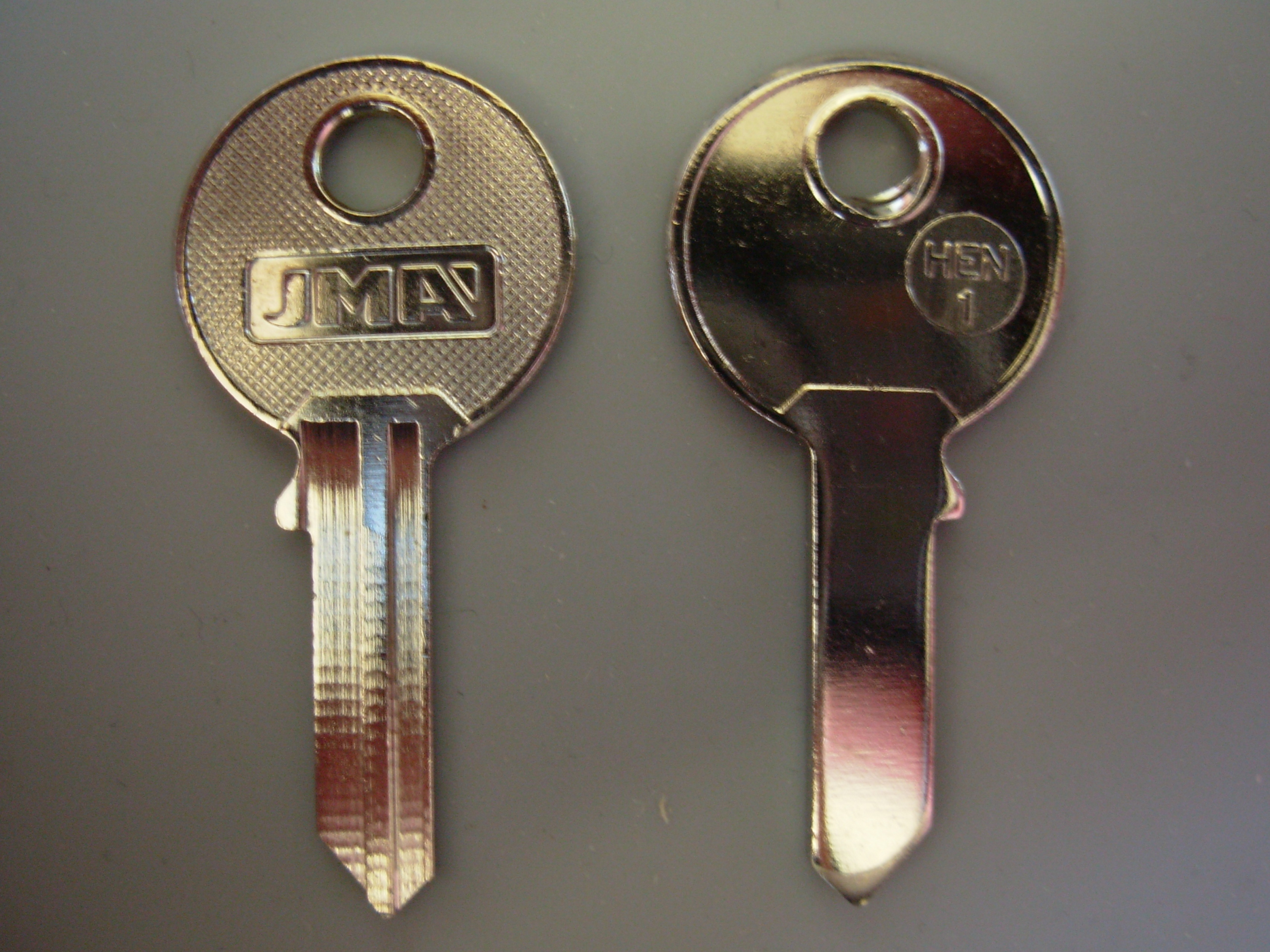 Henderson R008 to R254 Garage Door Replacement Keys Cut to Code 
